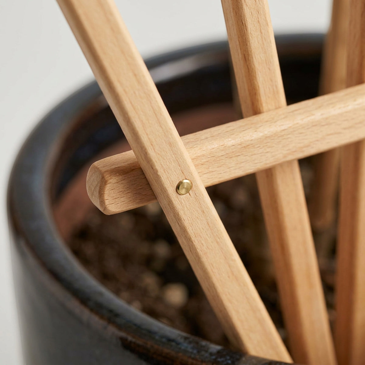 Ylvhg Leafspread Fan Plant Trellis Wood 16 in Natural